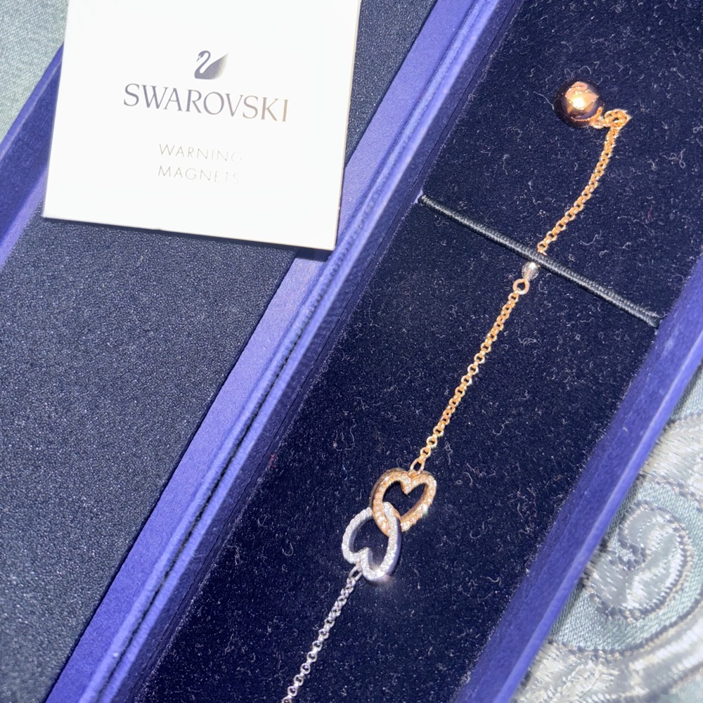 NEVER USED SWAROVSKI DOUBLE HEARTS MAGNETIC BRACELET